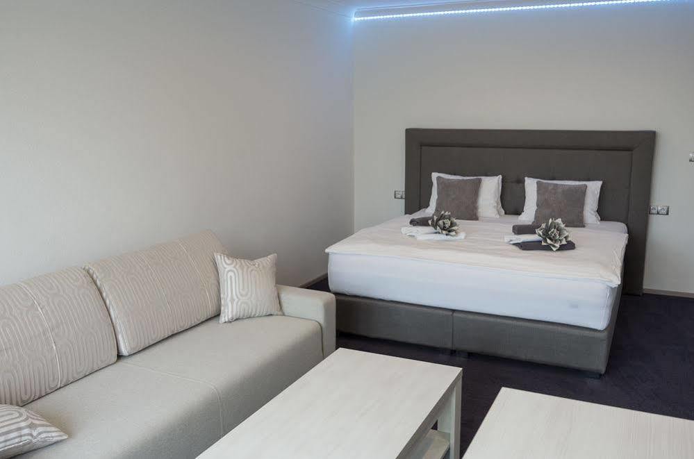 Villa Kiwi Микулов Экстерьер фото